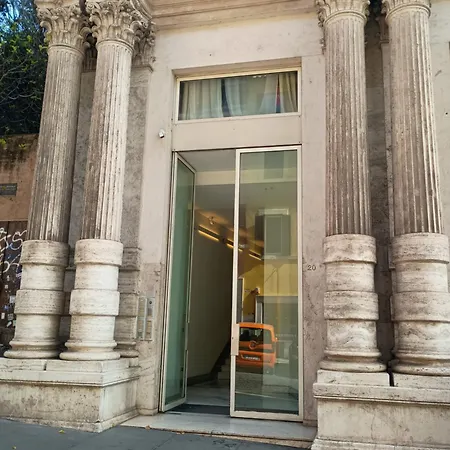 Trevi Fountain Apartment